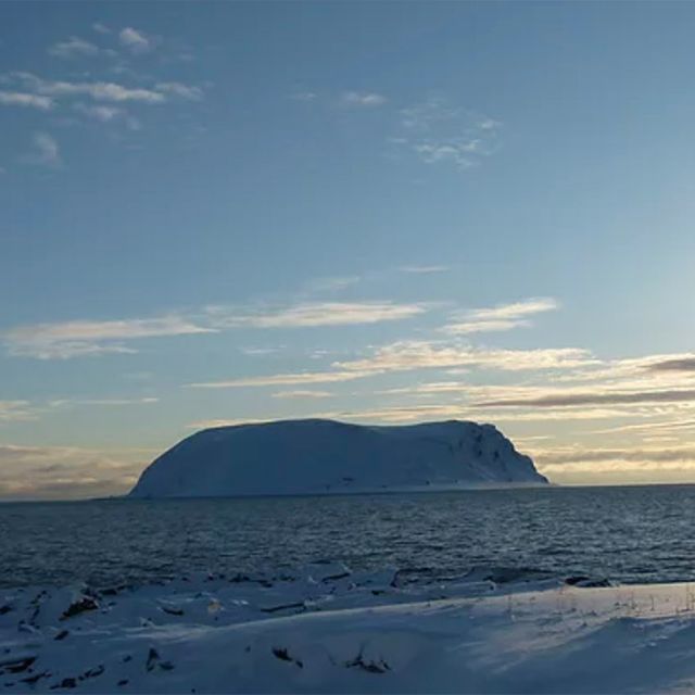 Ocean, mountains and sun, north Norway